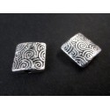 2x silberfarbene 10x10x3mm Metallperlen Viereck / Quadrat Spacer - Schmuckzubehör Metallperle