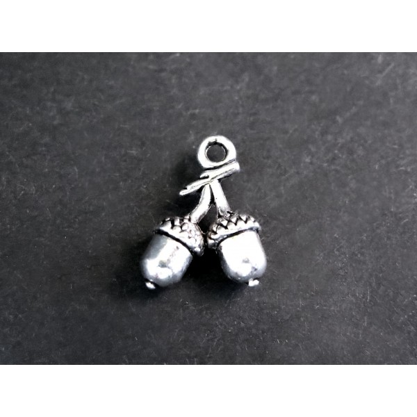 1x silberfarben Eicheln Anhänger 14x11mm Schmuckanhänger - Schmuckzubehör