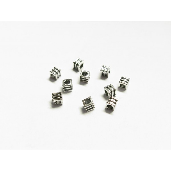 10x silberfarben Quadrat Metallperlen 3x3mm Würfel Perlen Spacer - Schmuckzubehör Metallperle
