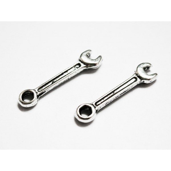2x silberfarben Schraubschlüssel 24x6mm Werkzeug Schmuckanhänger - Schmuckzubehör