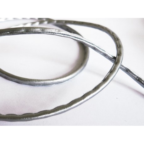 Leisure-Beads - 1m synthetisches silberfarben Lederband 4x2mm silberfarben Kunstlederband - Schmuckzubehör
