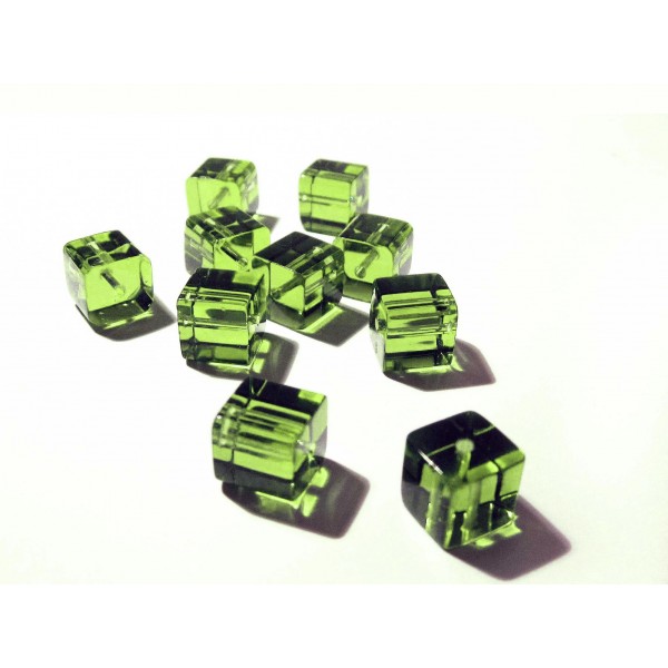 4x Hellgrüne 10x10mm Glas Würfel Perlen grüne Cubes - Glasschmuck Schmuckzubehör - Leisure-Beads DIY