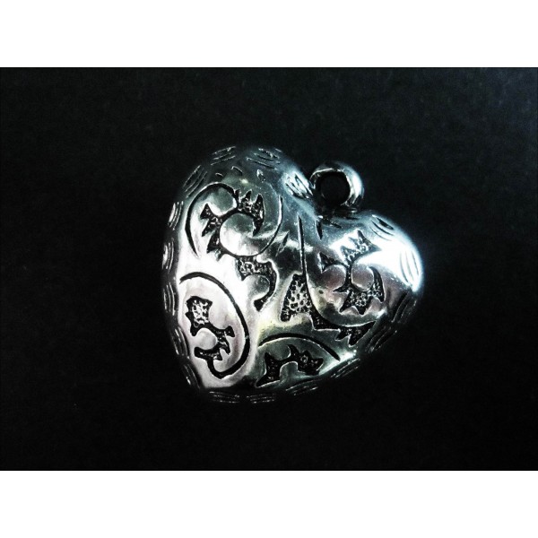 1x Silberfarbener Herz Anhänger 25x24x14mm Acryl plattiert - Schmuckzubehör - Leisure-Beads DIY
