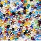 100x bunte 3x3mm Kristallglas Würfelperlen mit geschliffener Kante bunter Perlenmix mit Glanz Cube Perlen - Schmuckzubehör