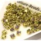 100 fliederfarbene Strasssteine 4x4mm gefasste Klebsteine - Bastelbedarf - Leisure-Beads DIY