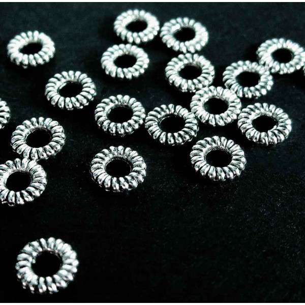 20x Ring 4,5mm geschlossen rund geriffelt silberfarben - Schmuckzubehör - Leisure-Beads DIY