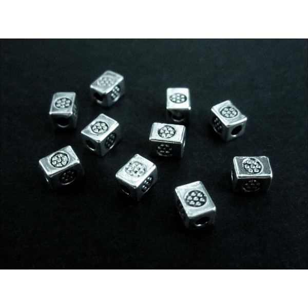 10x silberfarbene 3x3x4,5mm Metallperlen Quader Spacer - Schmuckzubehör Metallperle
