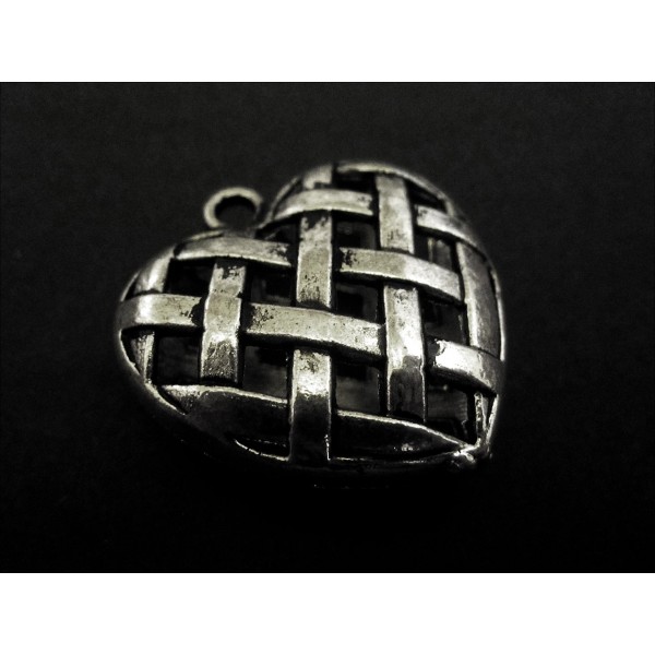 1x silberfarbener Herz Anhänger 36x35x13mm Trachtenherz Schmuckanhänger - Schmuckzubehör - Leisure-Beads DIY