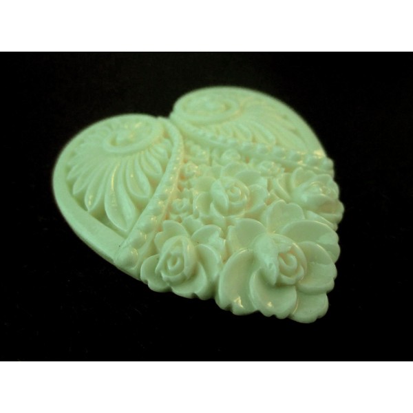 1x elfenbeifarbener Herz Anhänger 50x45mm Resin Schmuckanhänger - Schmuckzubehör - Leisure-Beads DIY