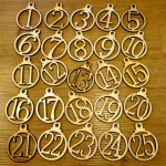 Holzanhänger für Adventskalender 4,3x3,5x0,3cm - Bastelbedarf Weihnachten
