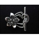 1x silberfarben Knebelverschluss 30x20mm Lilie Blume Toggle - Schmuckzubehör