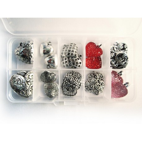Leisure-Beads - Sortiment Box HERZ Mix mit 28 Teilen aus verschiedenen Herzanhängern - Schmuckzubehör Set