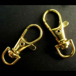 1x goldfarbener Karabinerhaken 38x15mm Verschluss - Schmuckzubehör
