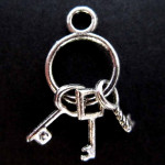 1x silberfarben Schlüsselbund 27x12,5mm Schmuckanhänger - Schmuckzubehör