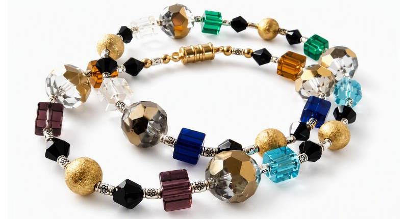 Perlenkette und Armband aus Swarovski-Kristallen